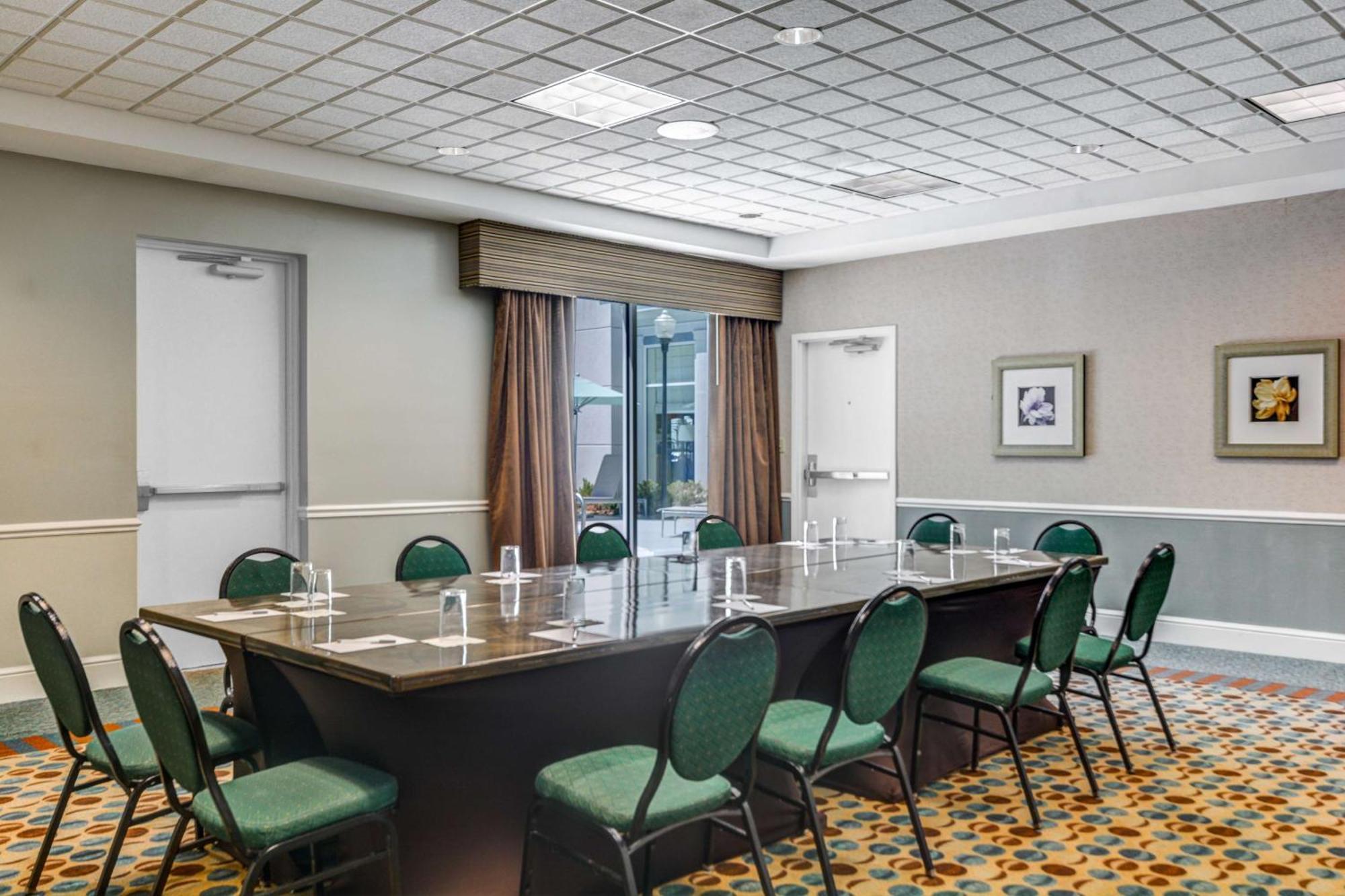 Hilton Garden Inn Jacksonville Jtb/Deerwood Park Bagian luar foto