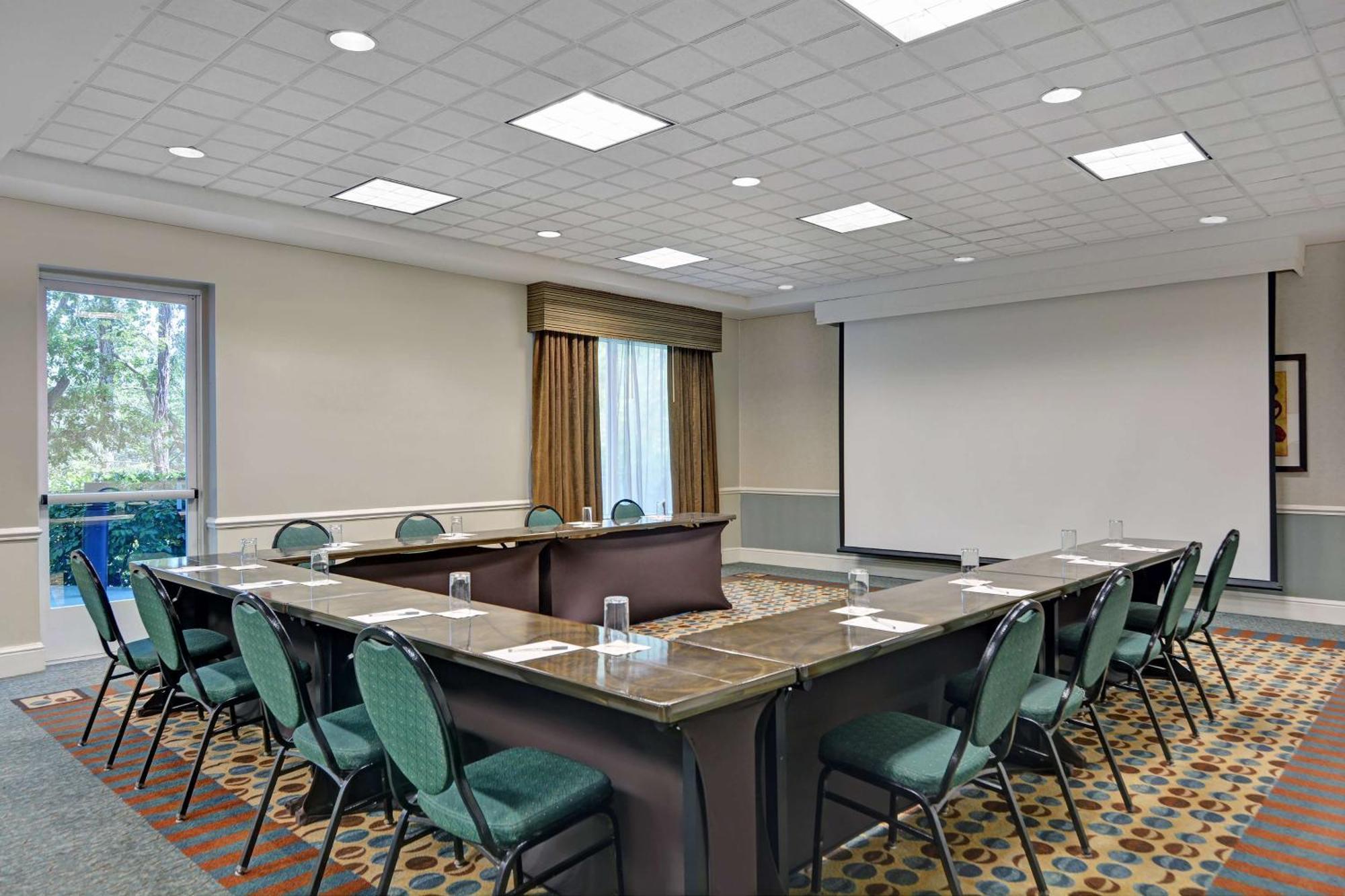 Hilton Garden Inn Jacksonville Jtb/Deerwood Park Bagian luar foto